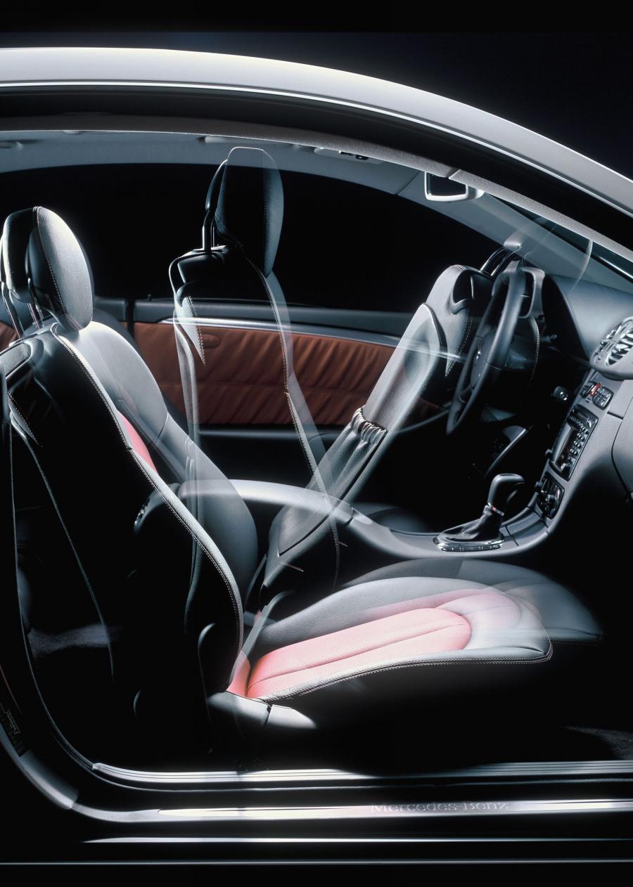  Mercedes-Benz CLK-Class 2003 года  (фото 71 из 163)